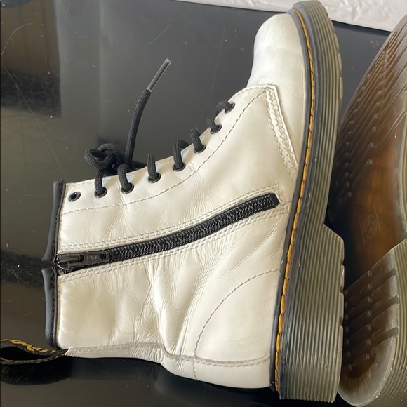 Dr.martins white Translucent Sole with Cross Logo lace up side s
Zipper unisex - Picture 7 of 14